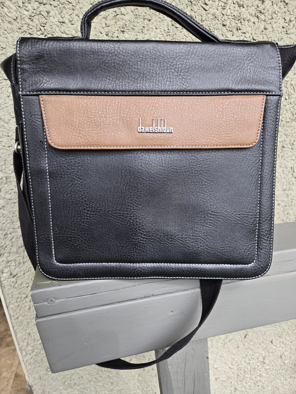 Daweishidun Men’s Black and Brown Leather Crossbody Bag
